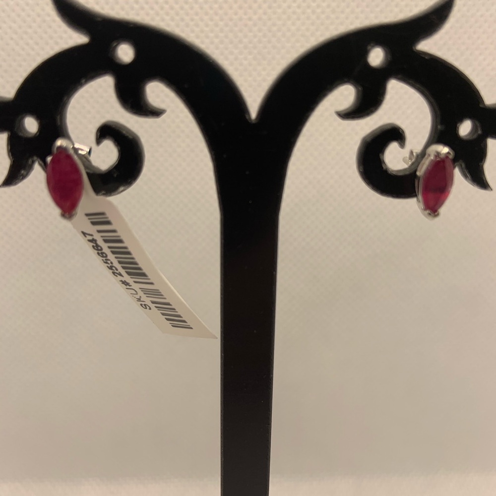 RUBY STUD EARRINGS - Picture 3 of 8